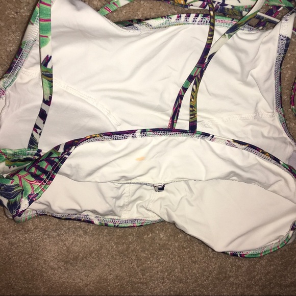 Roxy Swimsuit - Picture 5 of 8